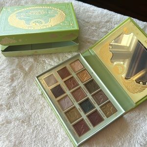 Moira Cosmetics Time To Shine Eyeshadow palette